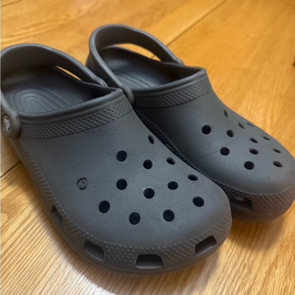 Adult crocs brown unisex w9 m7